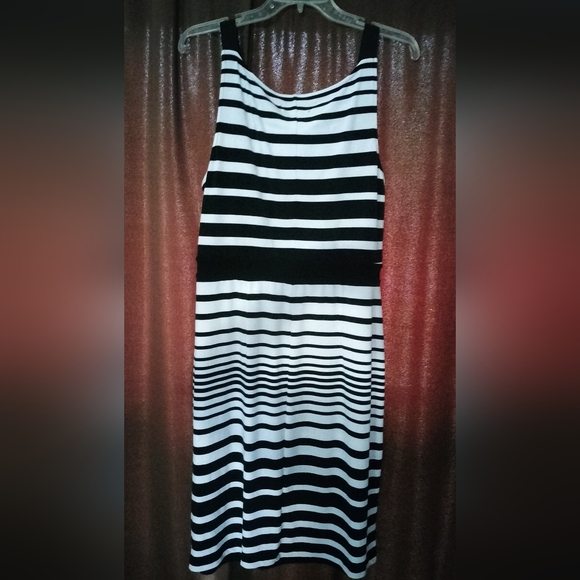 Liz Claiborne Sz 12 Dress - Picture 2 of 3